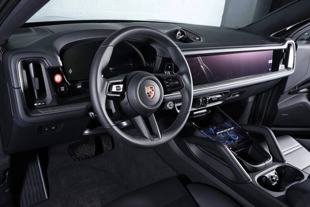 2026 Porsche Cayenne Coupe photo 4