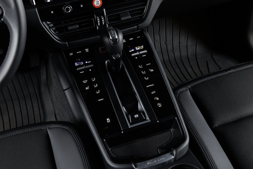 2026 Porsche Macan T - Photo 20