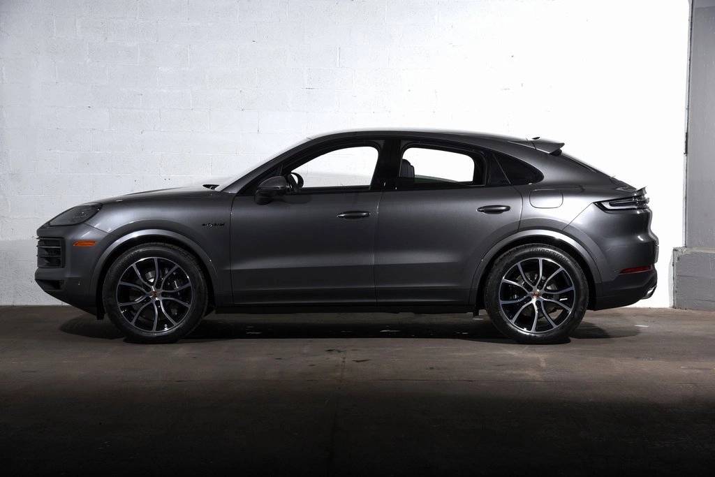 2025 Porsche Cayenne E-Hybrid Coupe photo 2
