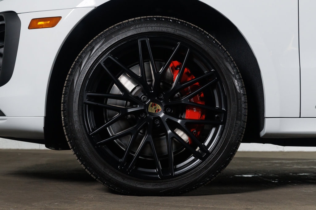 2026 Porsche Macan GTS - Photo 9