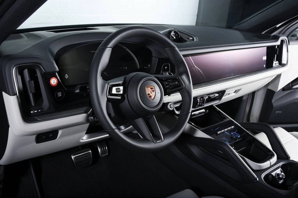 2026 Porsche Cayenne Coupe S photo 4