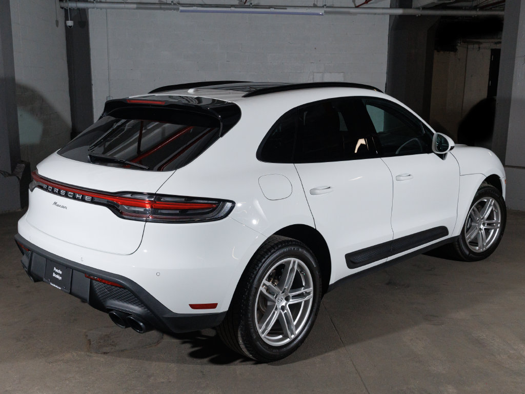 2026 Porsche Macan T - Photo 32