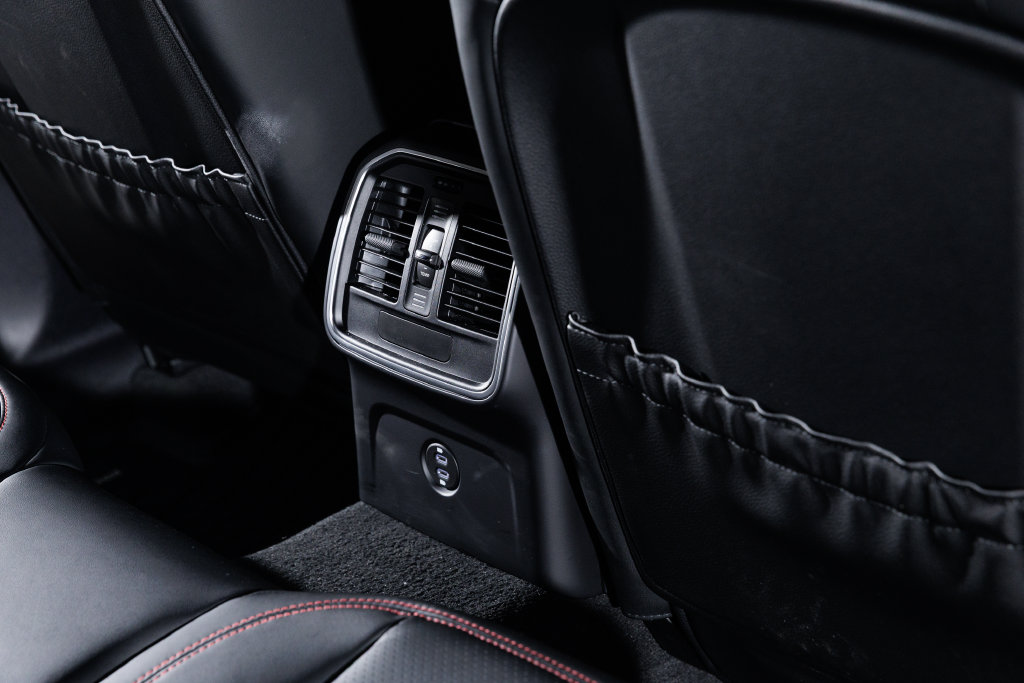 2026 Porsche Macan GTS - Photo 34