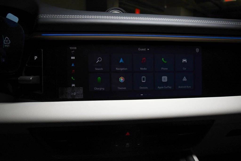 2025 Porsche Macan Turbo Electric - Photo 37
