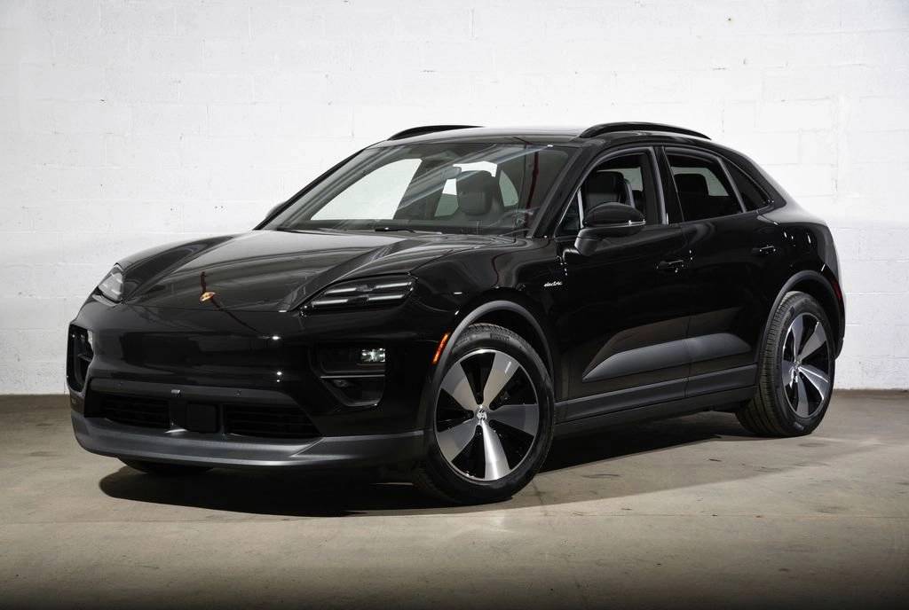 2026 Porsche Macan Base