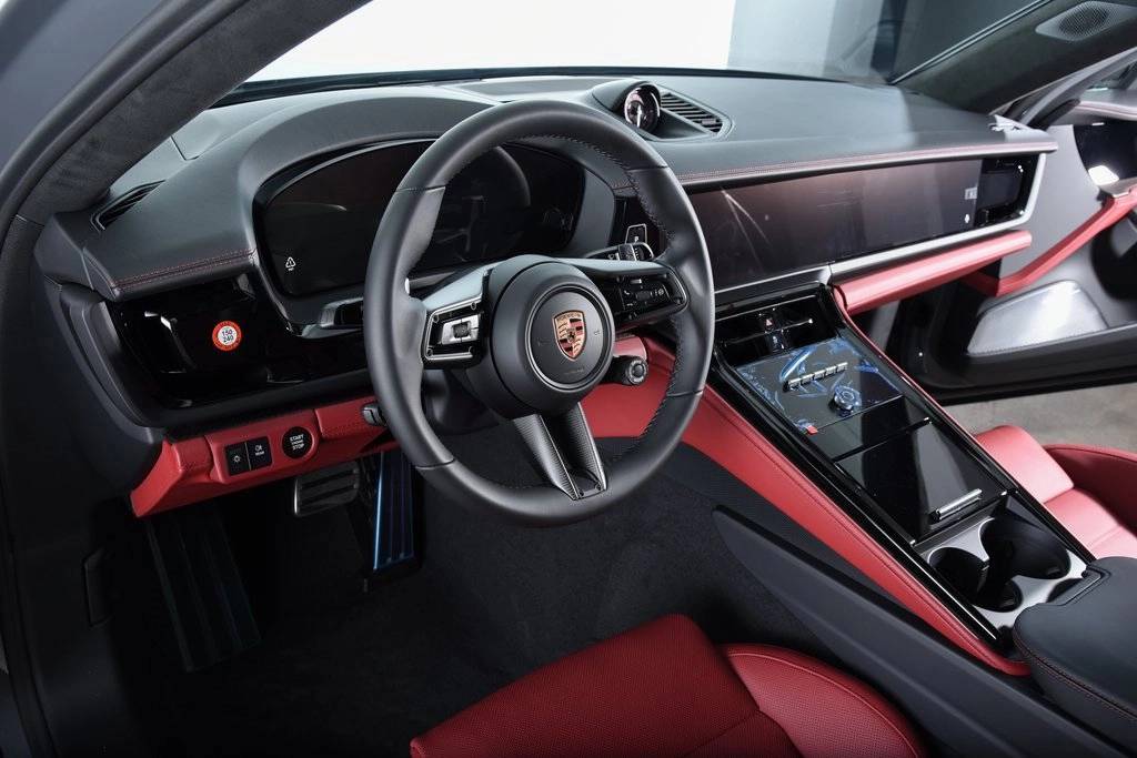 2026 Porsche Panamera GTS photo 3