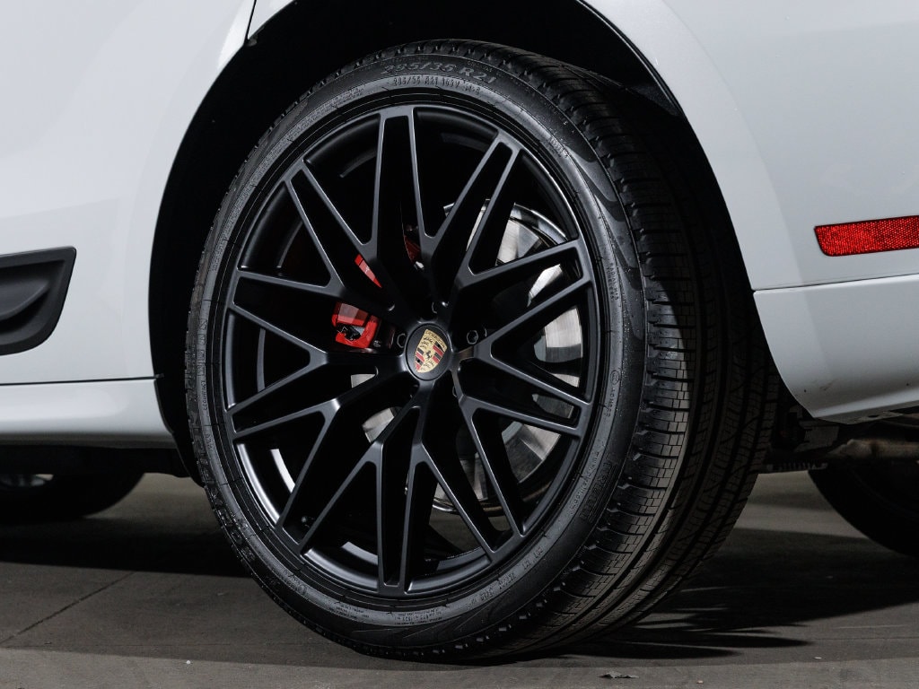2026 Porsche Macan GTS - Photo 17
