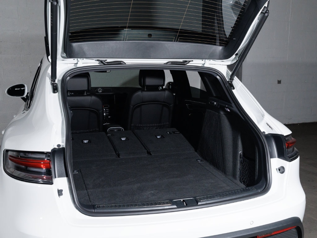 2026 Porsche Macan T - Photo 37