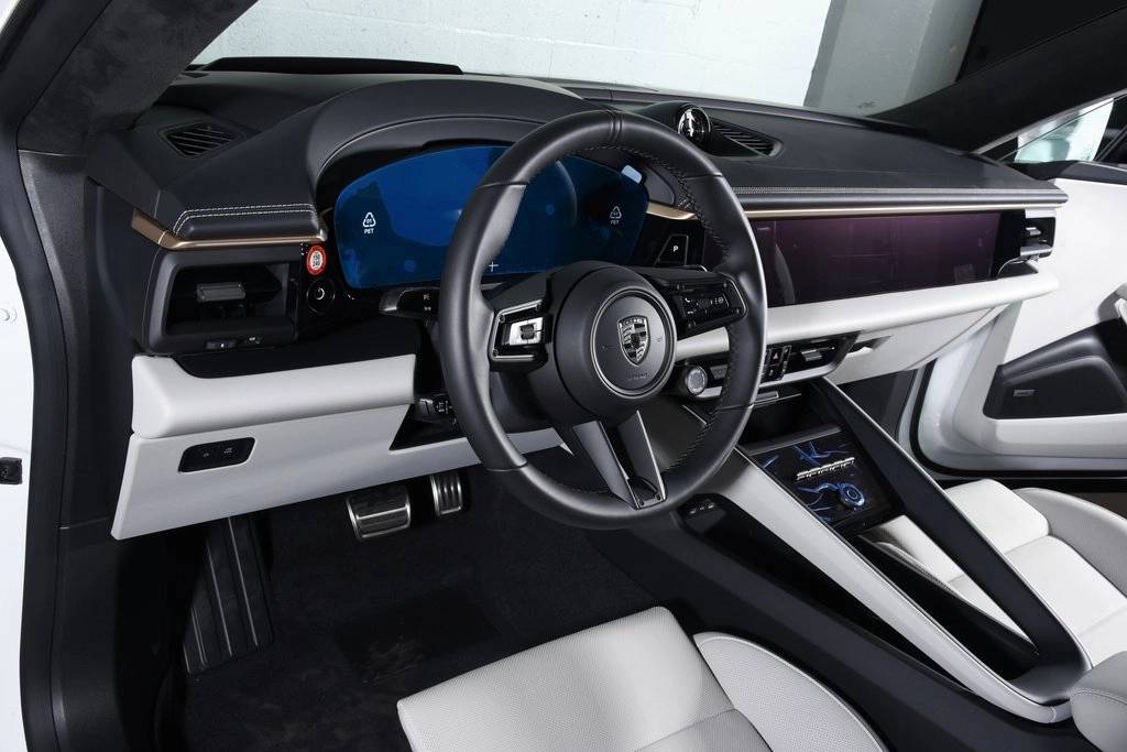 2025 Porsche Macan Electric Turbo photo 4