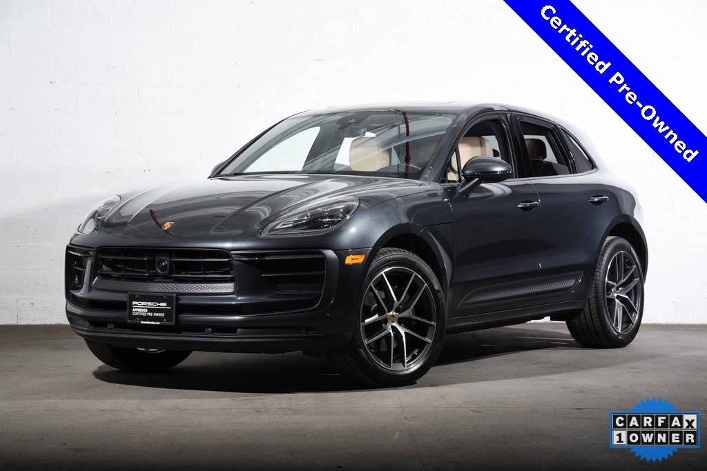 2025 Porsche Macan Standard's photo
