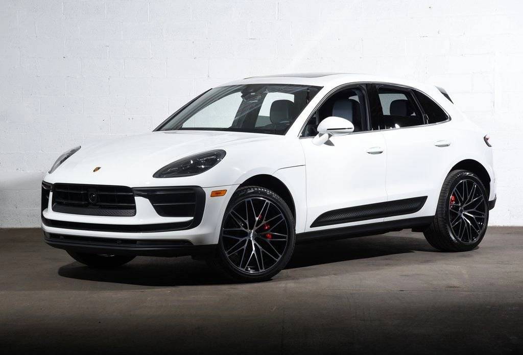 2025 Porsche Macan S's photo