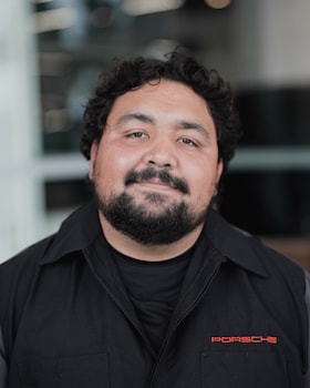 Staff member Jorge Camo from ID_56c737