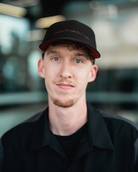 Staff member William Merle from ID_56c737