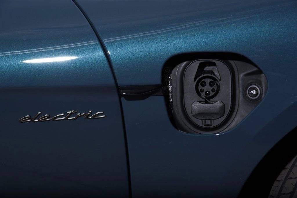 2026 Porsche Taycan Turbo S - Photo 19