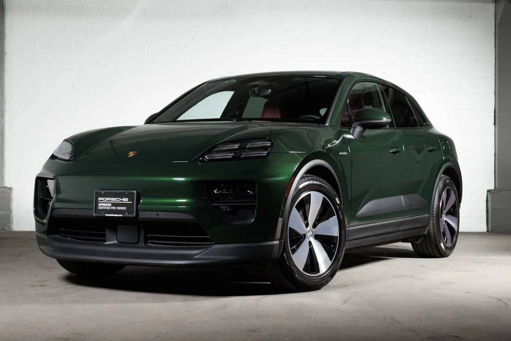 2025 Porsche Macan Base