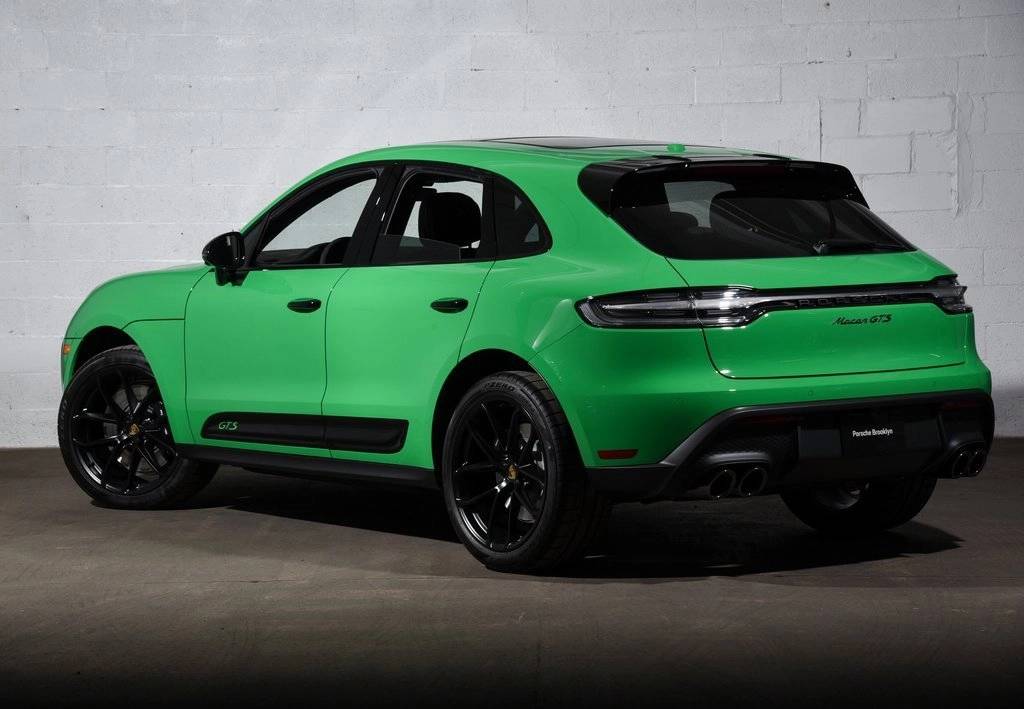 2026 Porsche Macan GTS photo 2