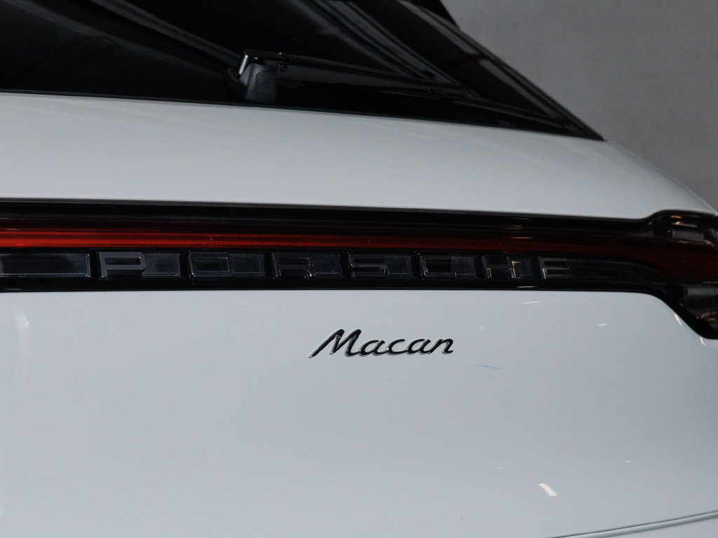 2026 Porsche Macan T - Photo 30