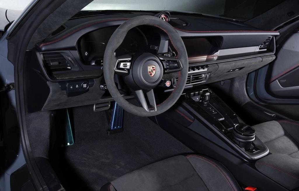 2026 Porsche 911 GTS photo 4