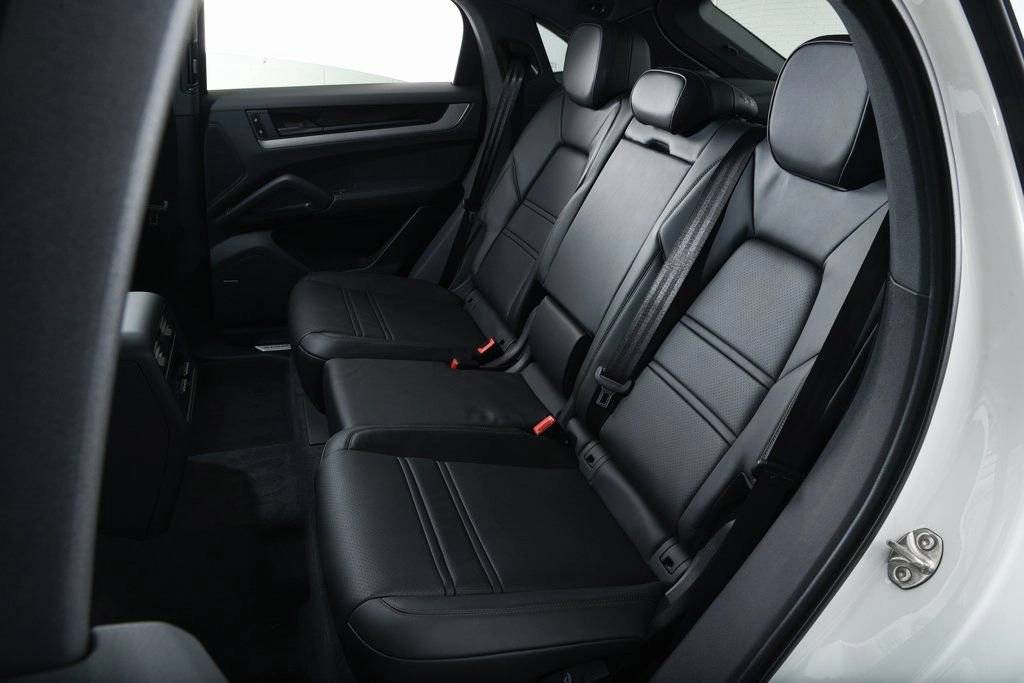 2026 Porsche Cayenne Coup S - Photo 33