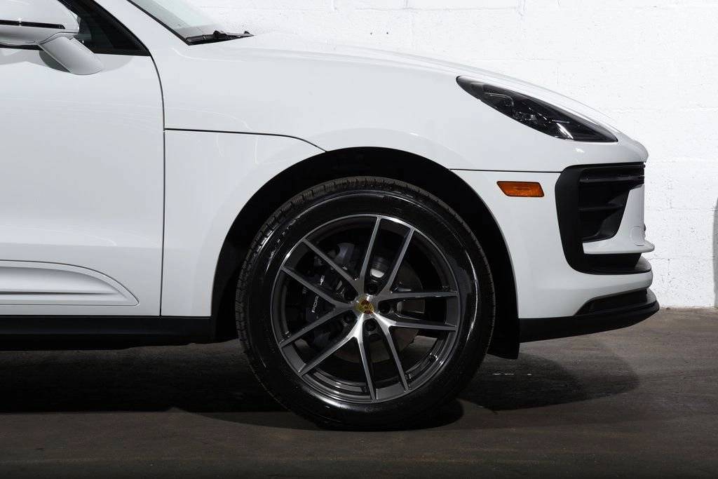 2025 Porsche Macan - Photo 17