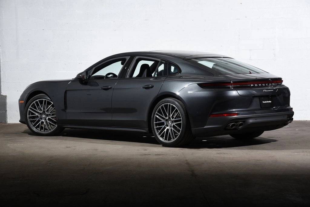 2024 Porsche Panamera 4 photo 3