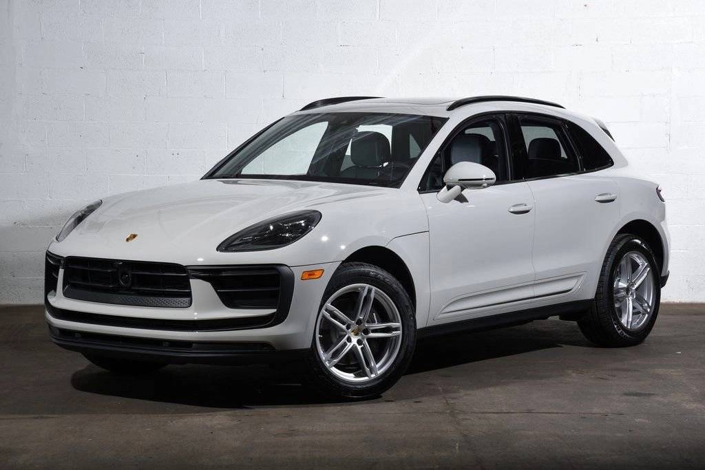 2025 Porsche Macan Base