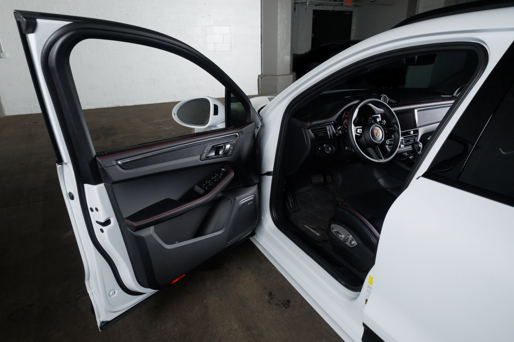 2026 Porsche Macan GTS - Photo 6
