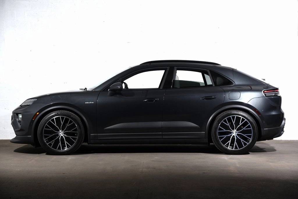 Certified 2024 Porsche Macan Base with VIN WP1AA2XA2RL000519 for sale in Brooklyn, NY