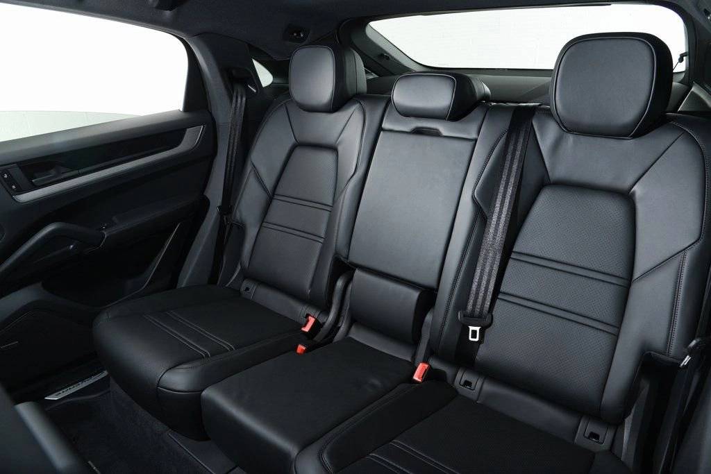 2026 Porsche Cayenne Coup S - Photo 34