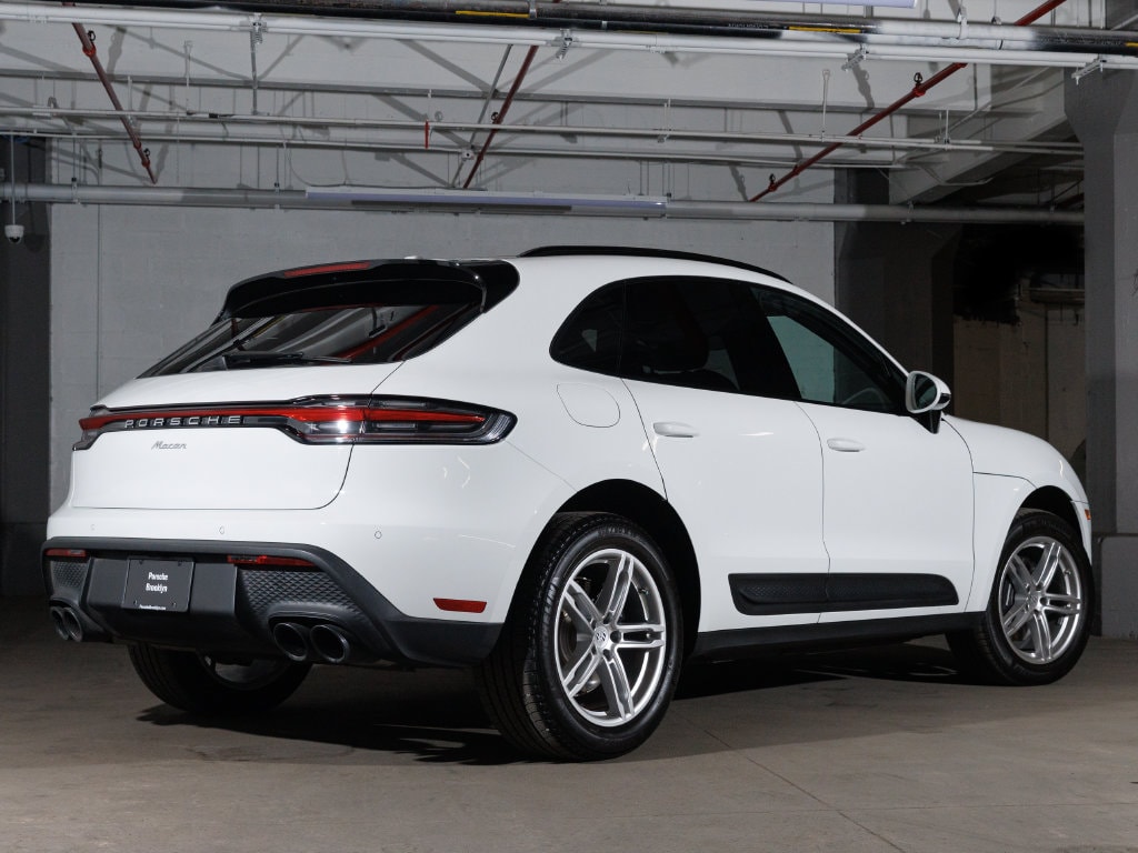 2026 Porsche Macan T - Photo 31