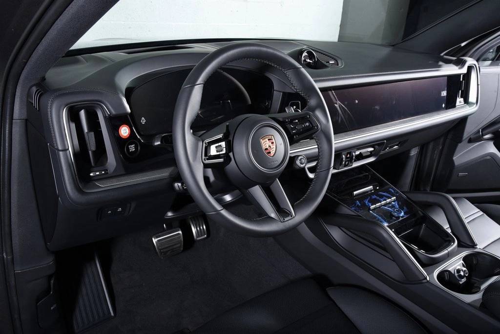 2025 Porsche Cayenne E-Hybrid Coupe photo 4