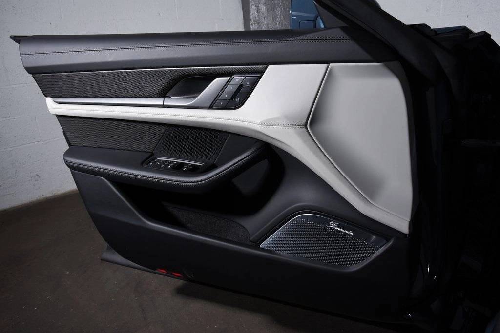 2026 Porsche Taycan Turbo S - Photo 43