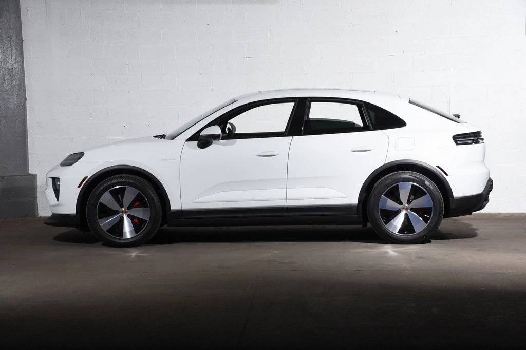 2025 Porsche Macan Electric photo 2