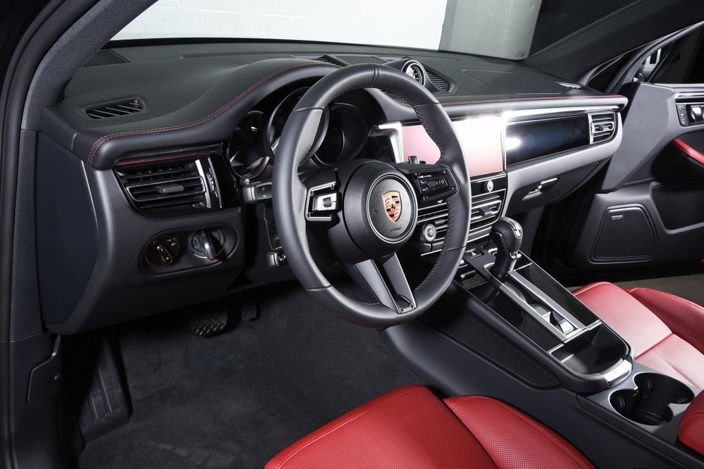New 2025 Porsche Macan SUV