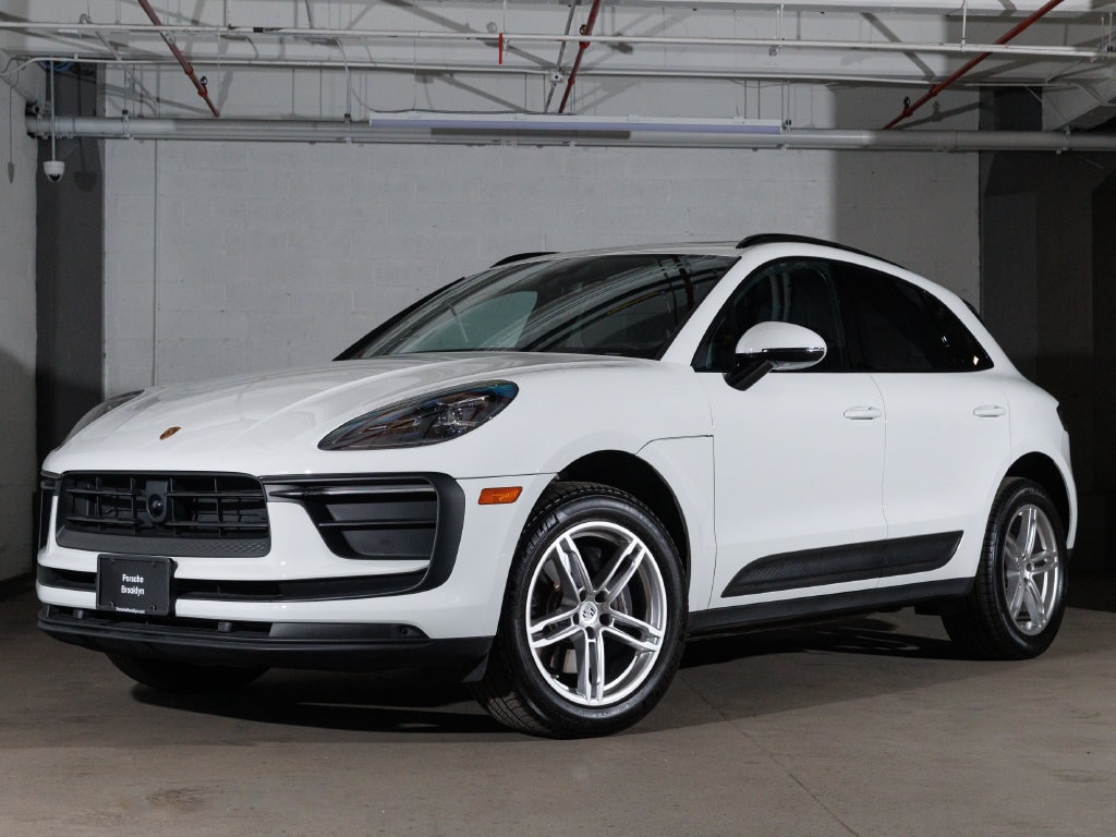 2026 Porsche Macan T - Photo 34