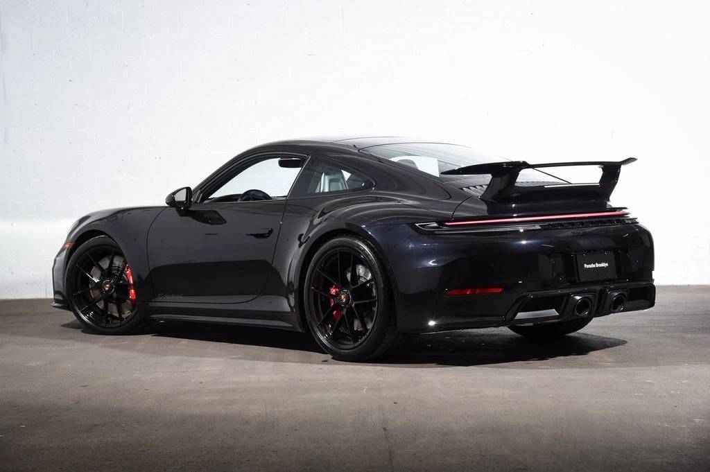 2026 Porsche 911 GTS photo 3