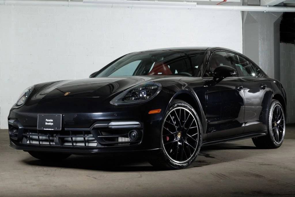 2019 Porsche Panamera GTS's photo