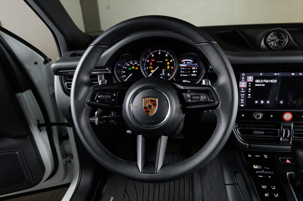 2026 Porsche Macan T - Photo 6