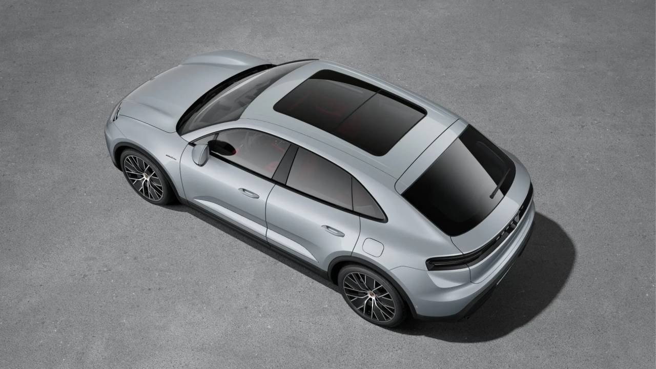 2025 Porsche Macan Electric photo 4