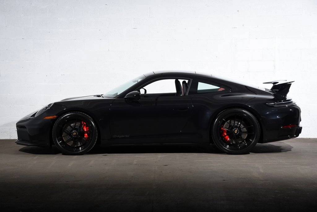 2026 Porsche 911 GTS photo 2