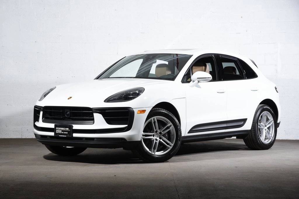 2025 Porsche Macan Base
