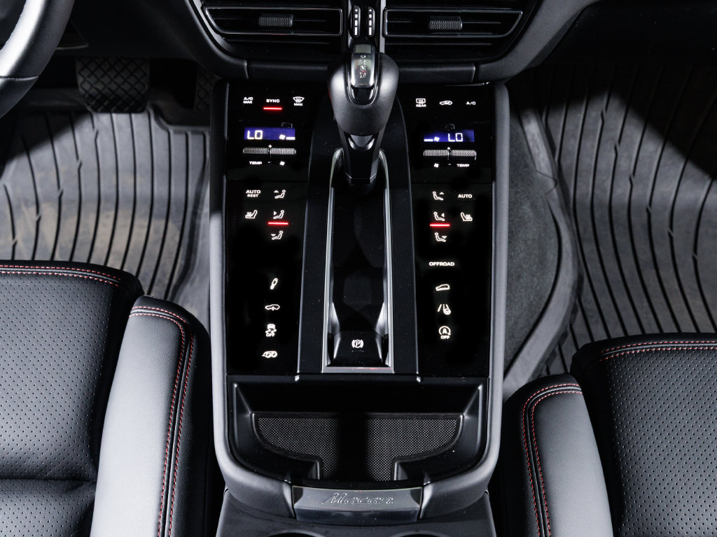 2026 Porsche Macan GTS - Photo 27