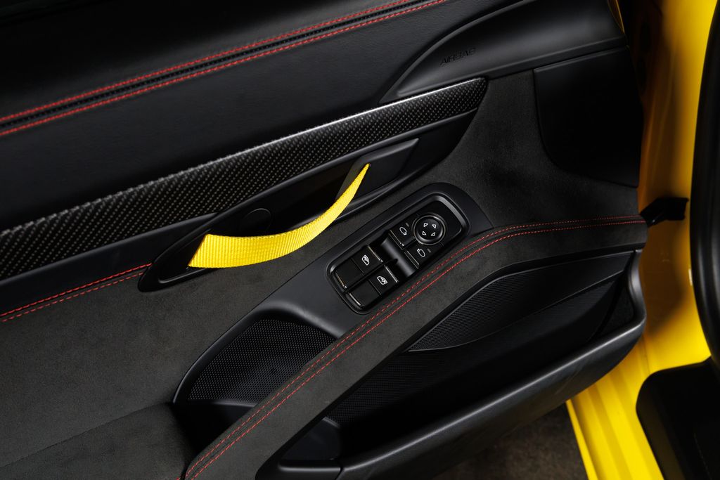2024 Porsche 718 Spyder RS - Photo 16