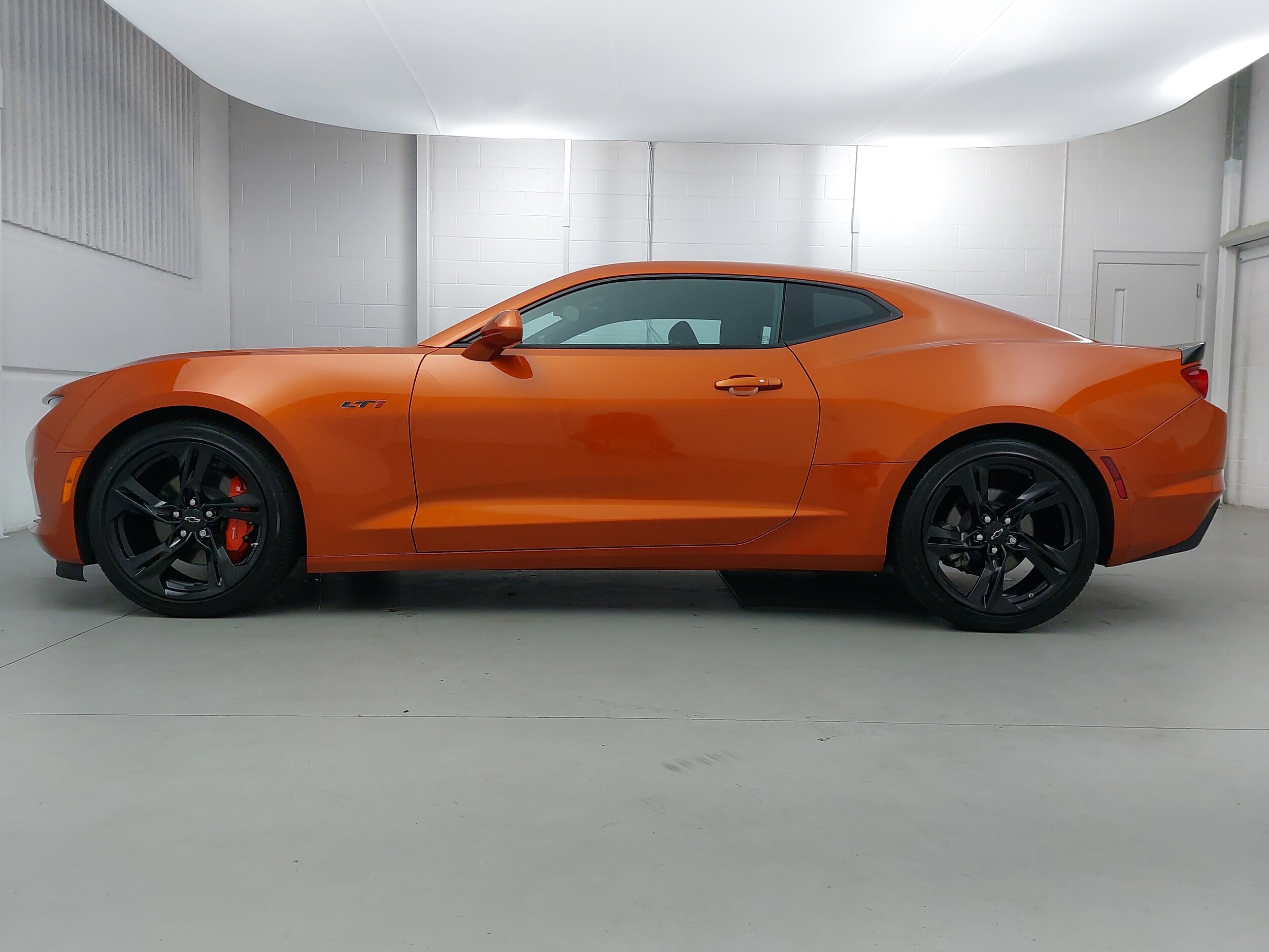 2023 Chevrolet Camaro LT1 photo 2