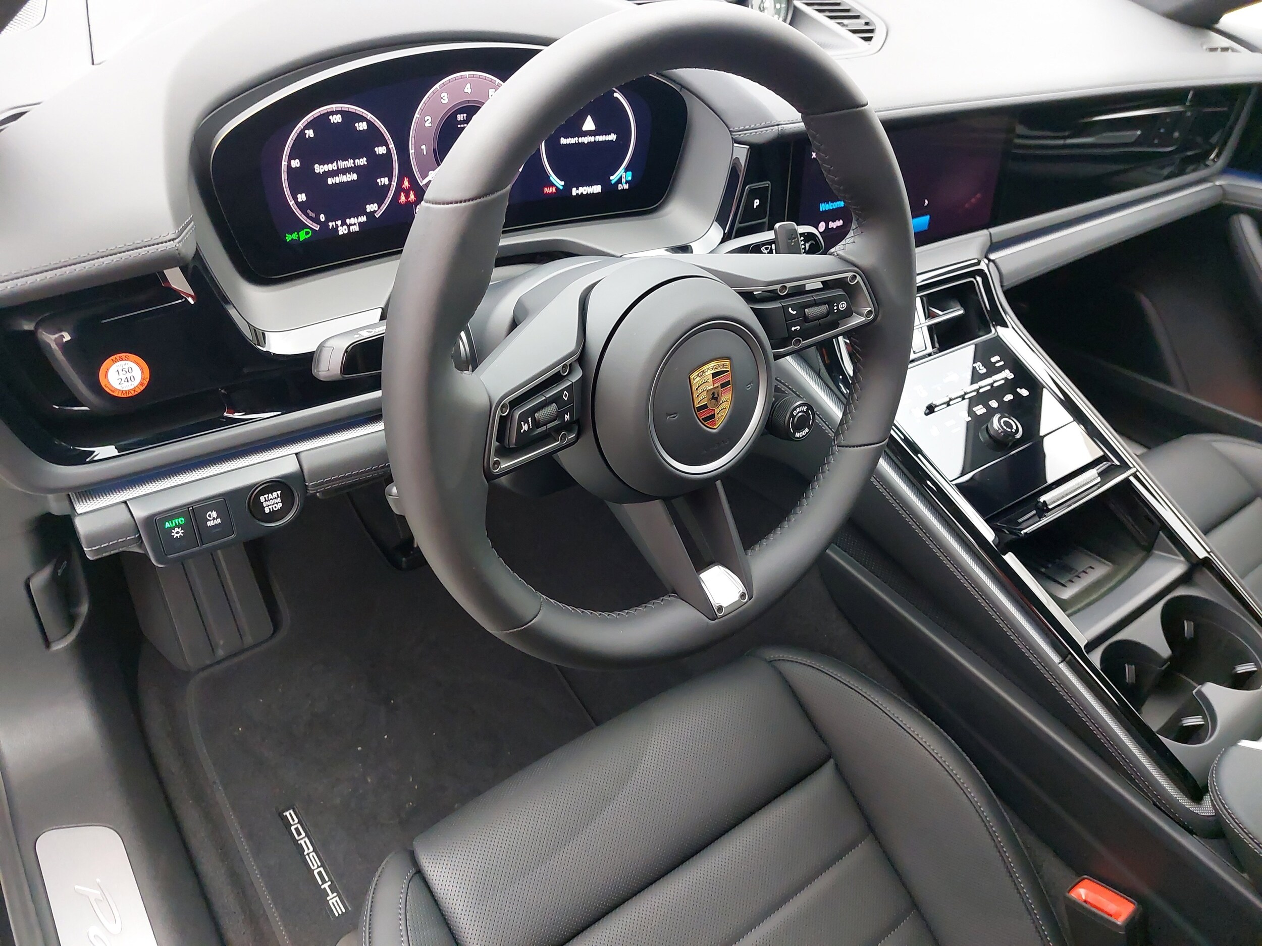2025 Porsche Panamera 4 E-Hybrid photo 4
