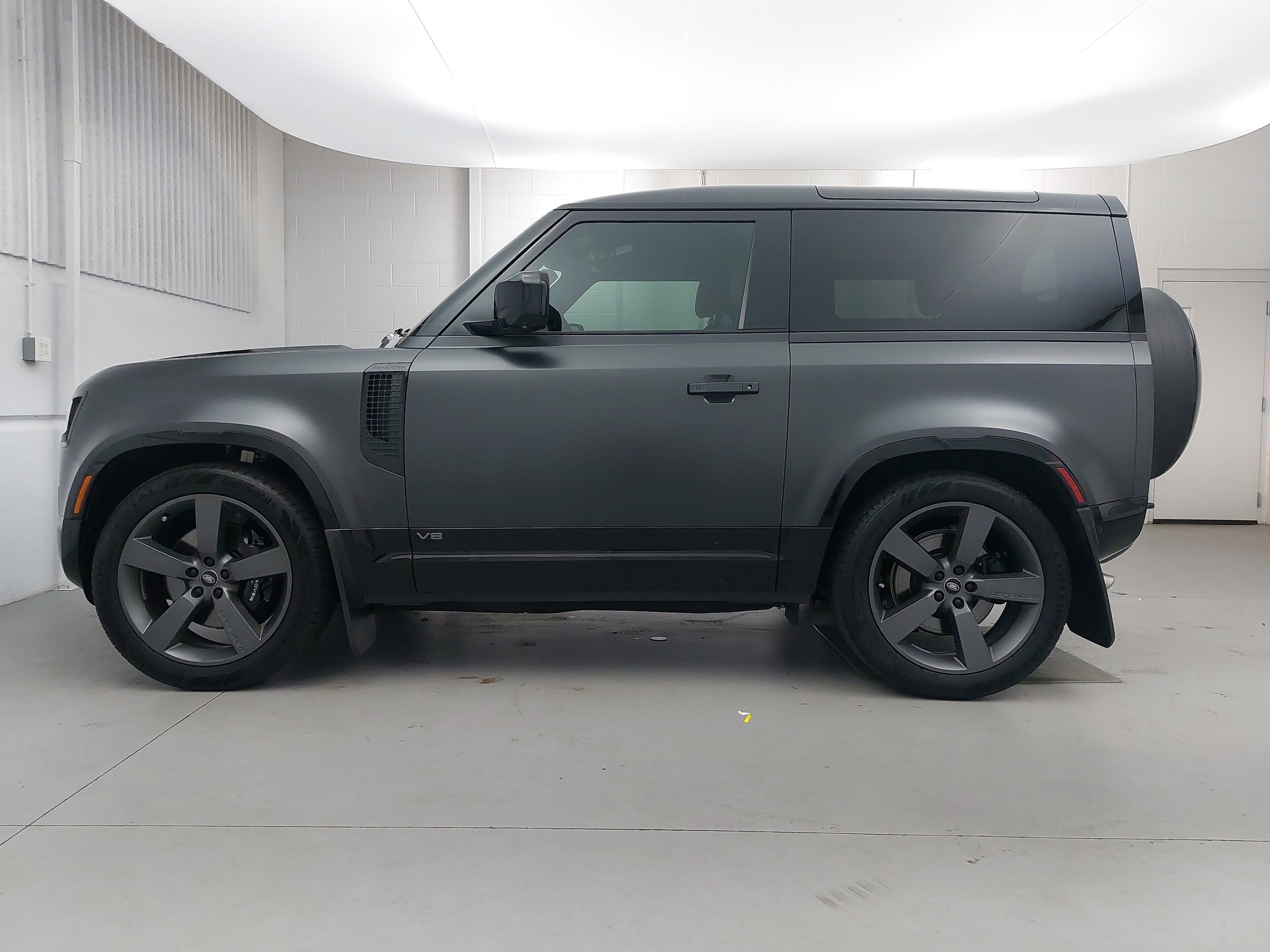 2023 Land Rover Defender 90 Carpathian Edition photo 2