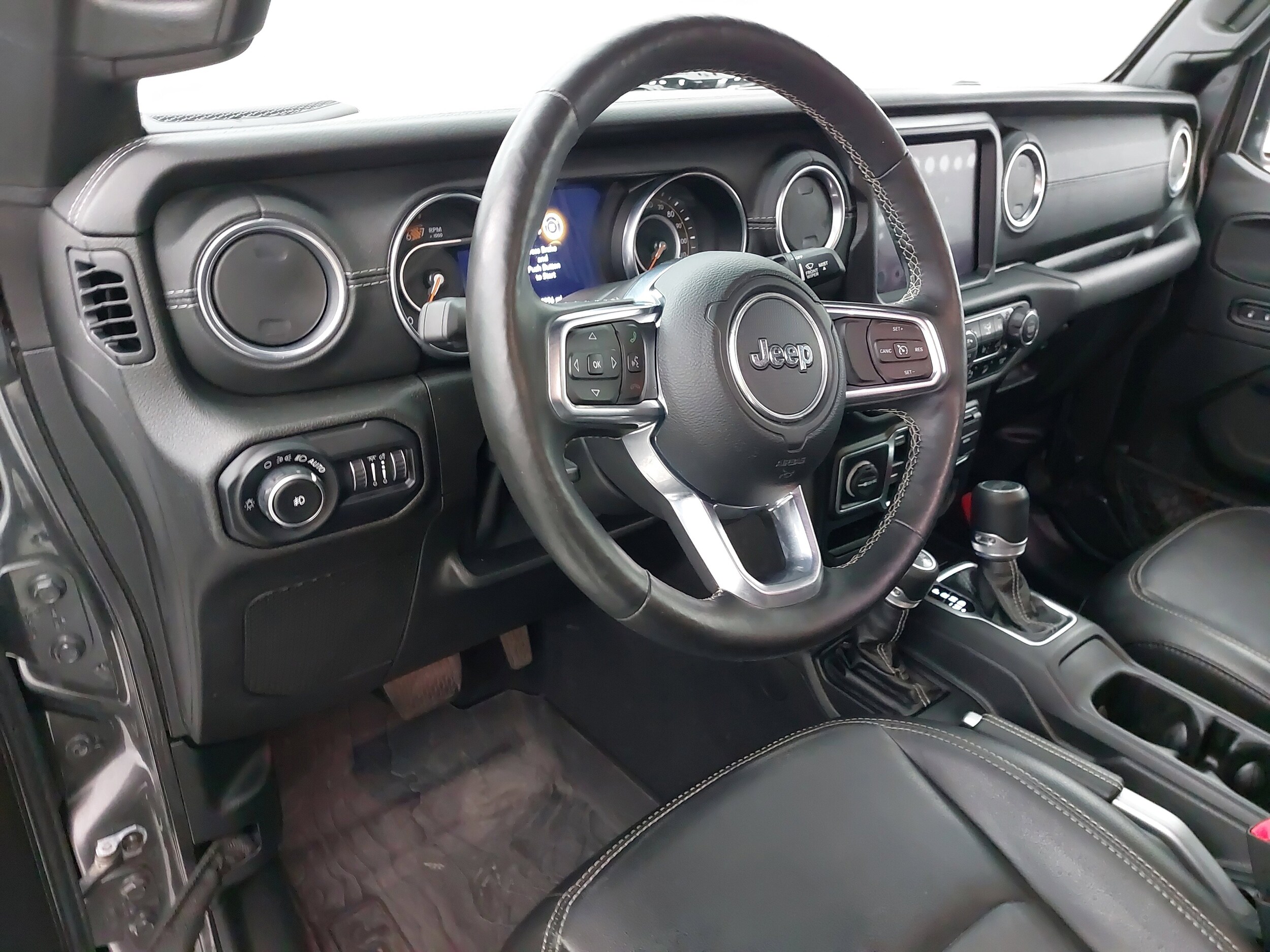 2020 Jeep Wrangler Unlimited Sahara photo 4