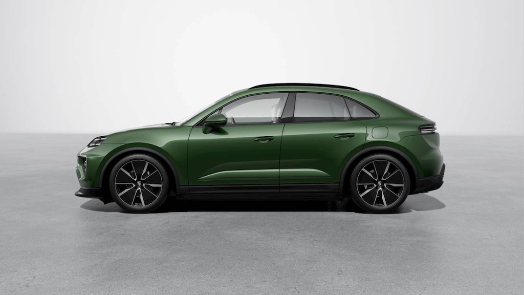 New 2026 Porsche Macan 4 SUV