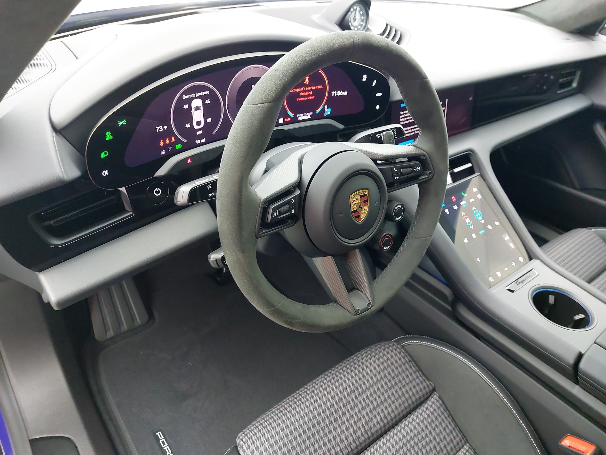 2025 Porsche Taycan GTS - Photo 18