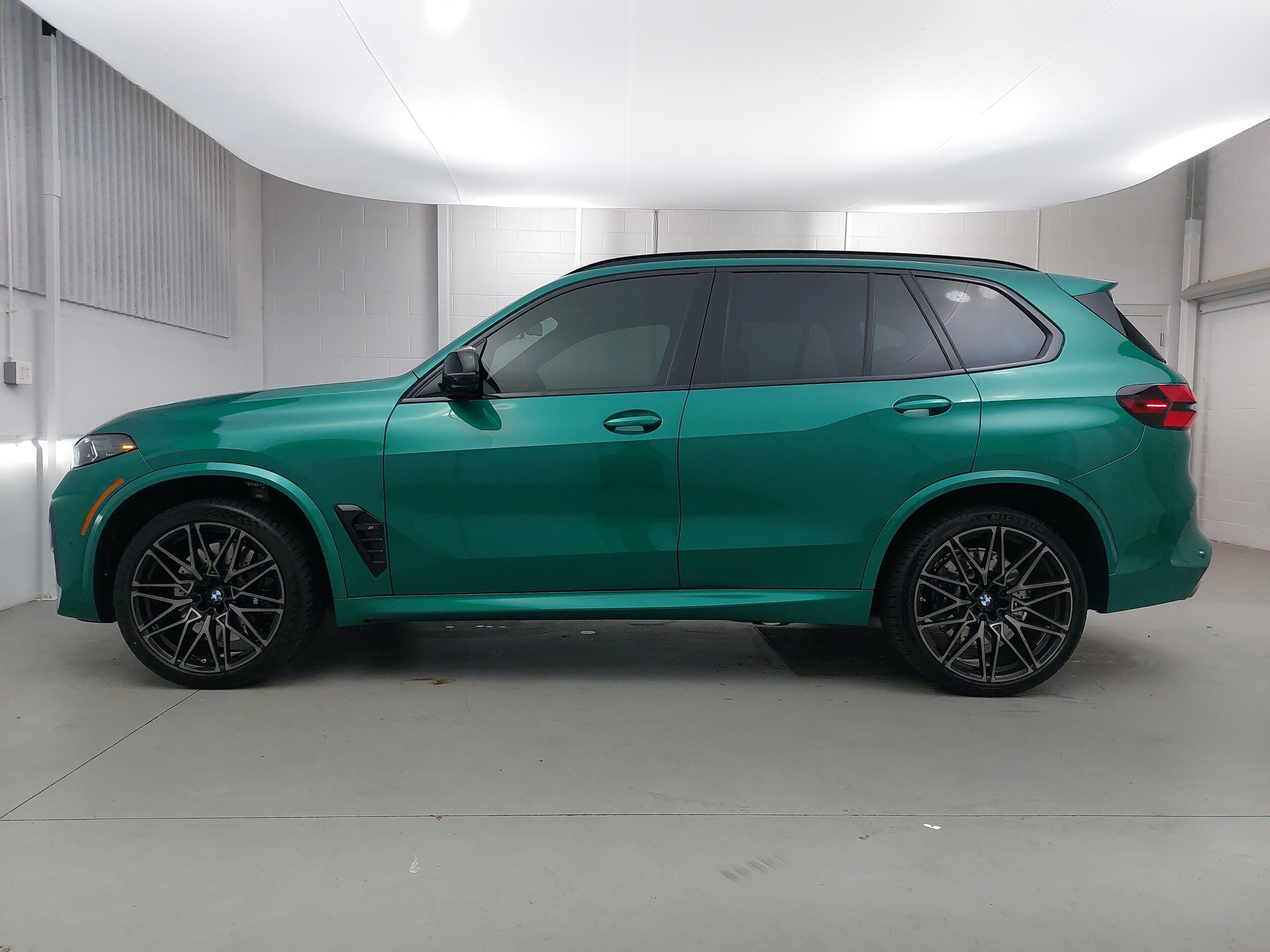 2025 Bmw X5 photo 2